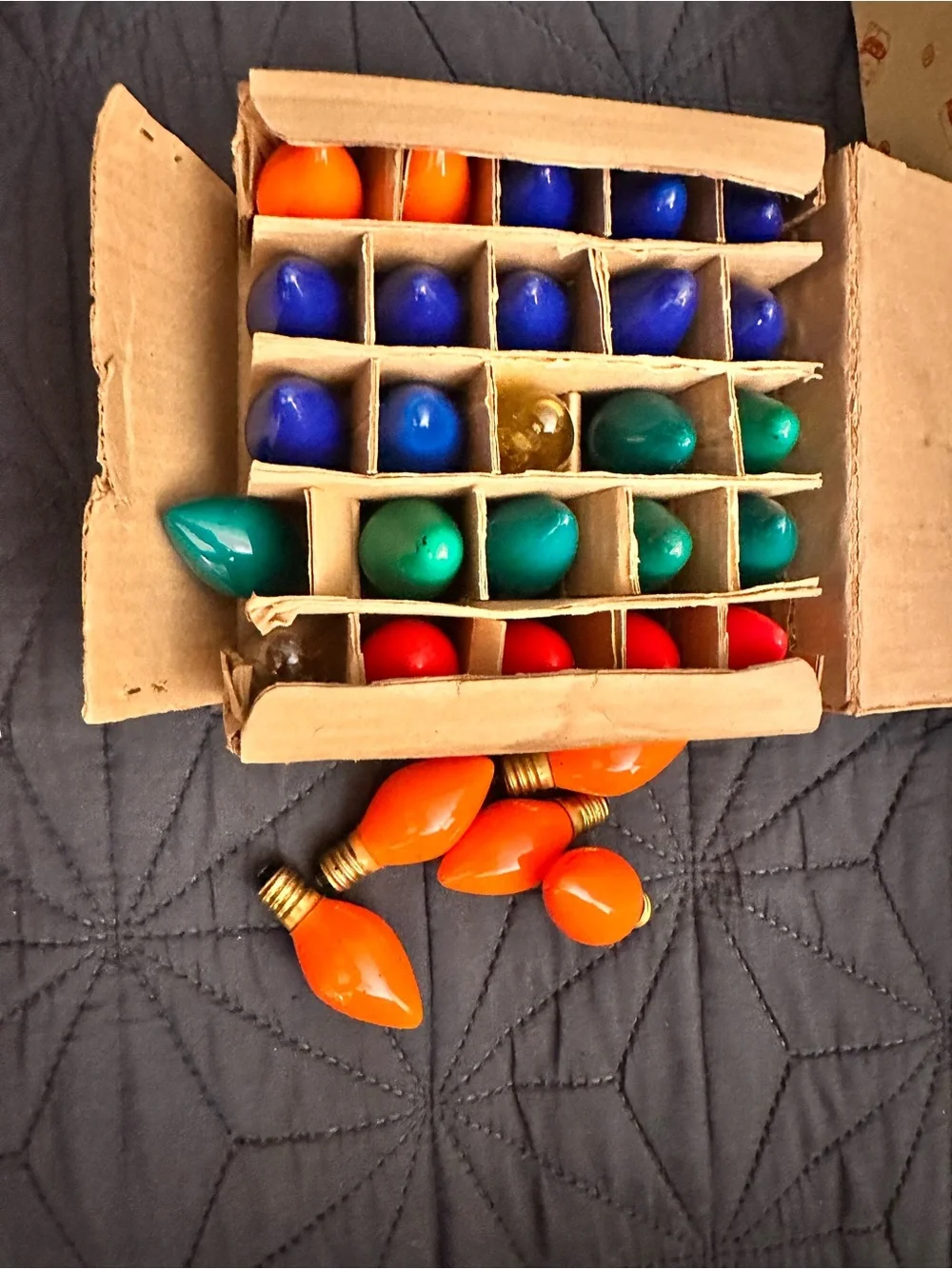 Vintage Lot Of C-7  Christmas Light Bulbs 30 UNTESTED Bulbs
